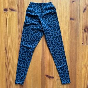 Chic Leopard Print Women's Leggings